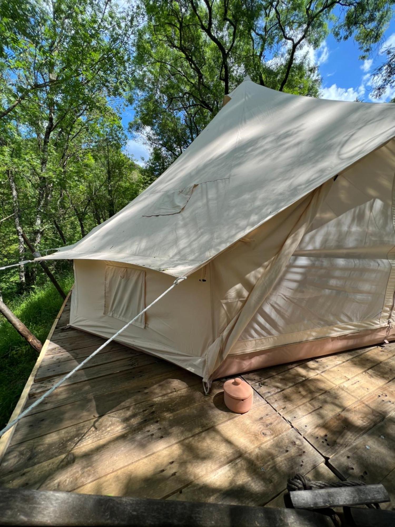 Tente Lodge En Pleine Nature Sumène المظهر الخارجي الصورة