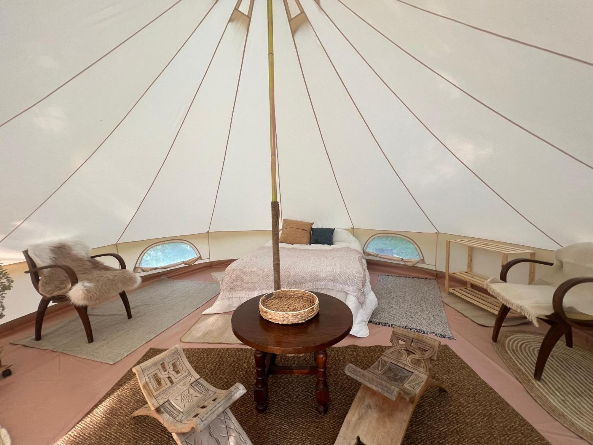 Tente Lodge En Pleine Nature Sumène المظهر الخارجي الصورة
