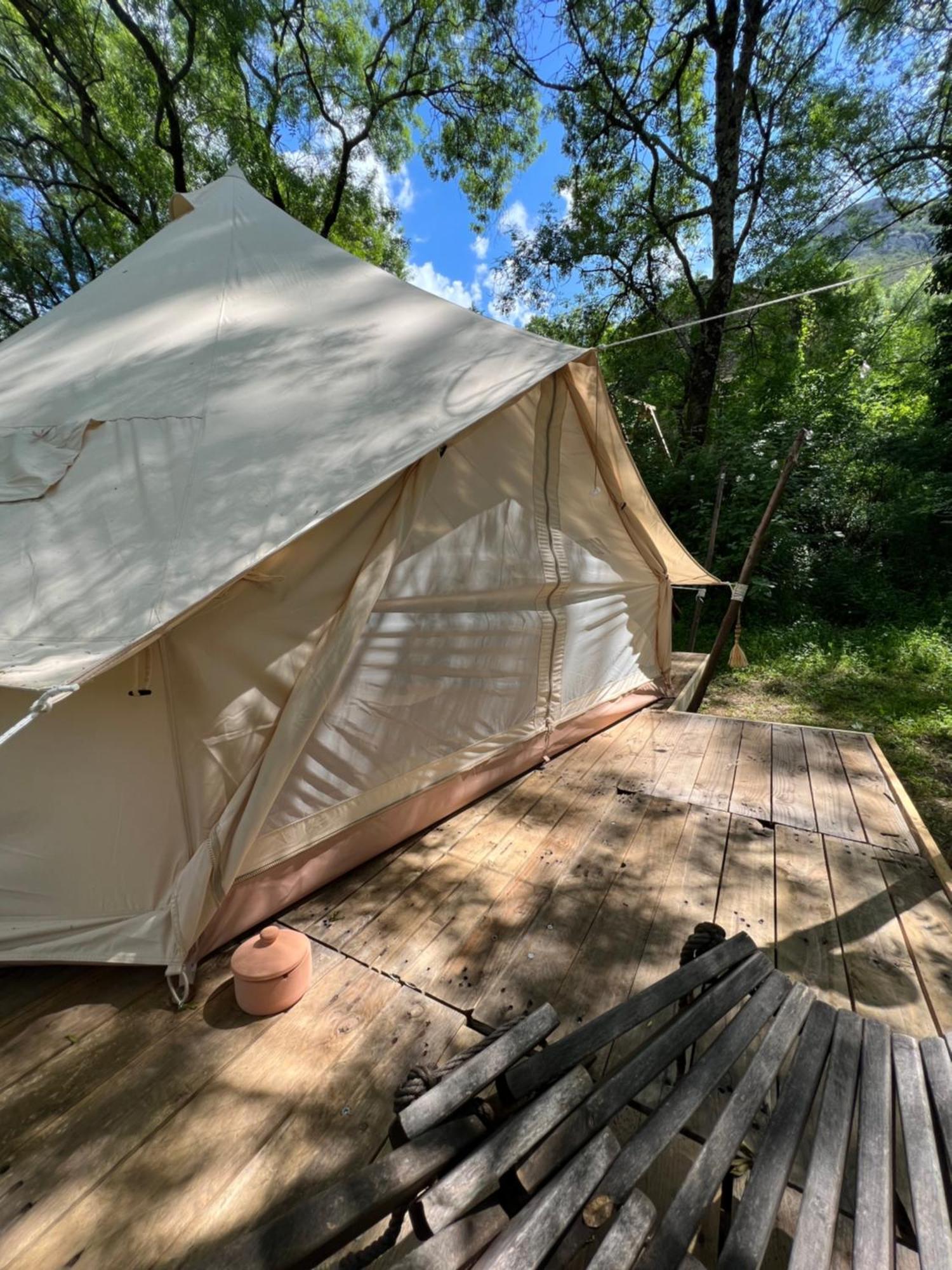 Tente Lodge En Pleine Nature Sumène المظهر الخارجي الصورة