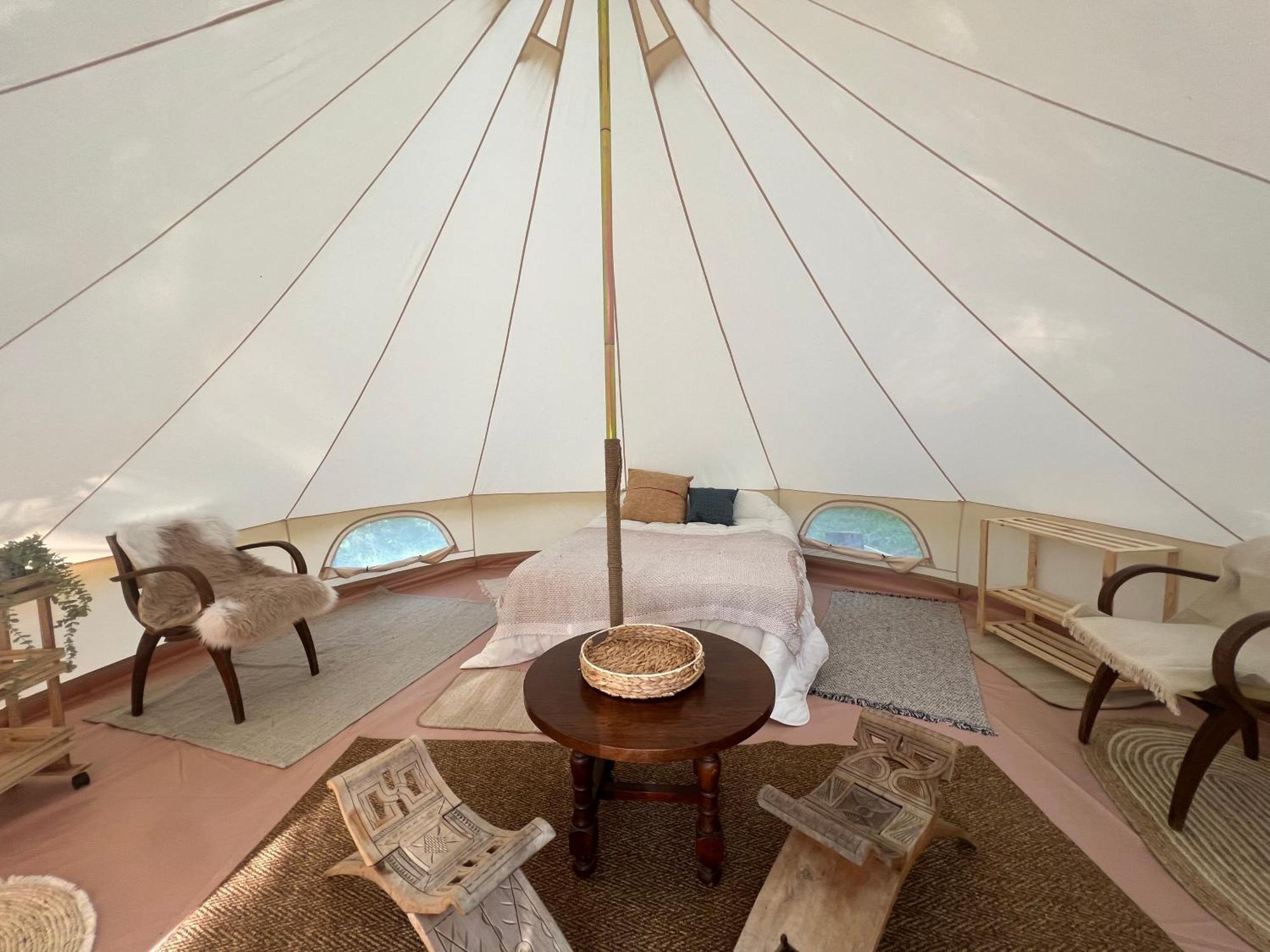 Tente Lodge En Pleine Nature Sumène المظهر الخارجي الصورة