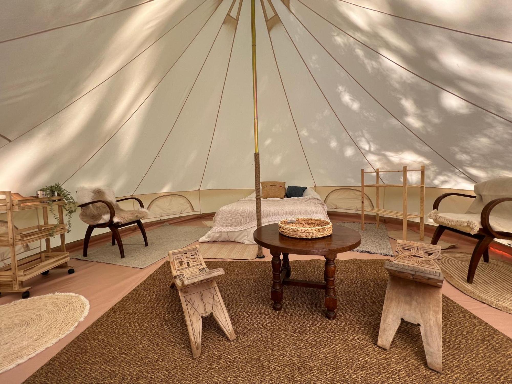 Tente Lodge En Pleine Nature Sumène المظهر الخارجي الصورة